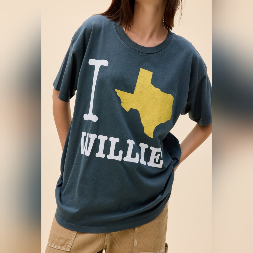 Daydreamer Willie Nelson Merch Tee